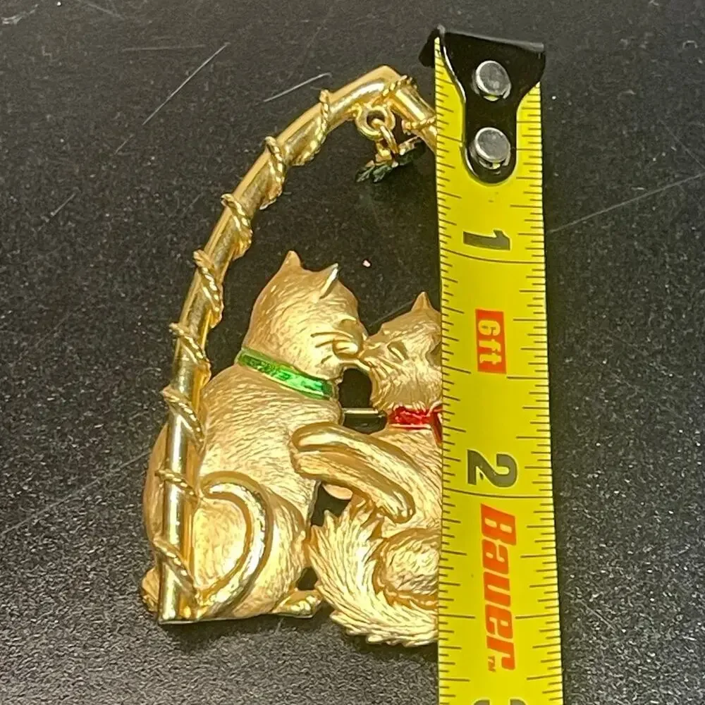Jonette Jewelry Kissing Cats Mistletoe Pin Christmas Signed 2.5